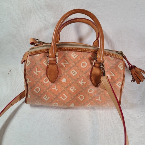 Dooney & Bourke spell out small domed satchel crossbody purse handbag - Picture 5 of 12